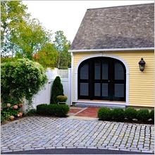 carriagle-house-driveway.jpg